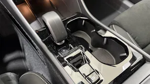VOLVO XC40 2.0 B3 MH Plus Dark