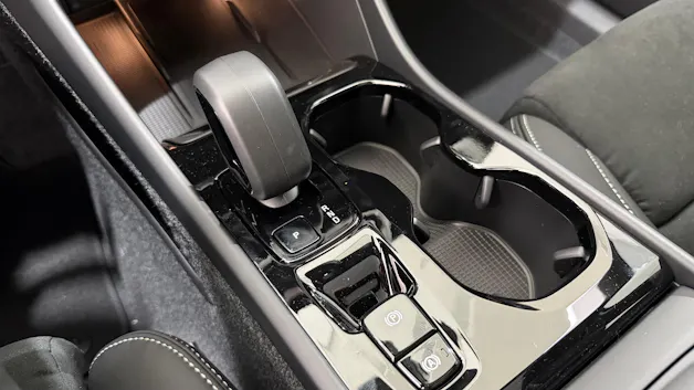 VOLVO XC40 2.0 B3 MH Plus Dark