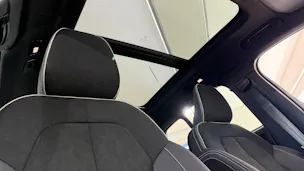 VOLVO XC40 2.0 B3 MH Plus Dark