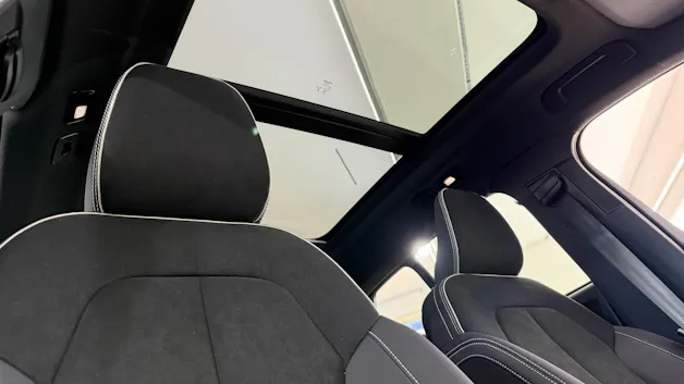 VOLVO XC40 2.0 B3 MH Plus Dark