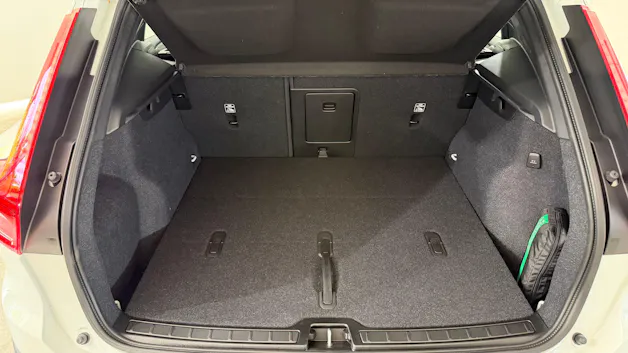 VOLVO XC40 2.0 B3 MH Plus Dark