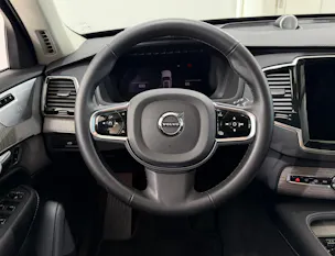VOLVO XC40 2.0 B3 MH Plus Dark