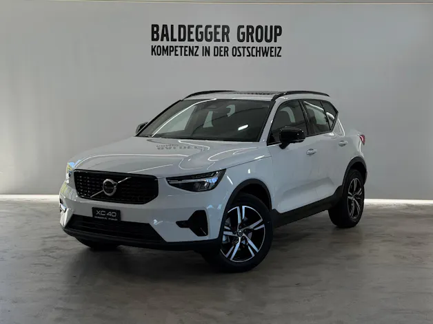 VOLVO XC40 2.0 B3 MH Plus Dark