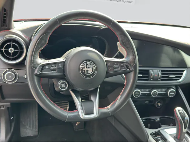 ALFA ROMEO Giulia 2.0 Competizione Q4 AT8