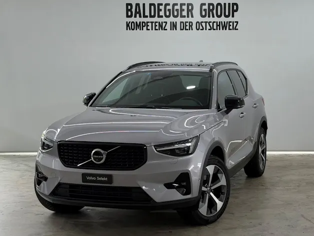 VOLVO XC40 2.0 B3 MH Plus Dark