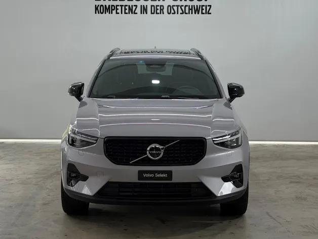 VOLVO XC40 2.0 B3 MH Plus Dark