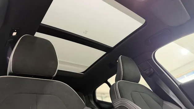 VOLVO XC40 2.0 B3 MH Plus Dark