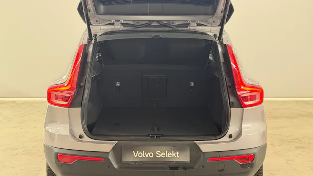 VOLVO XC40 2.0 B3 MH Plus Dark