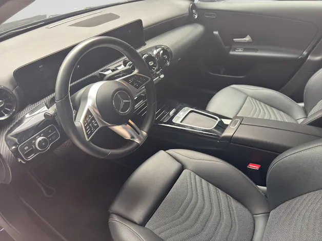 MERCEDES-BENZ A 180 Progressive 7G-DCT