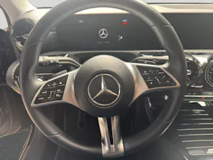 MERCEDES-BENZ A 180 Progressive 7G-DCT