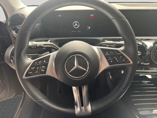 MERCEDES-BENZ A 180 Progressive 7G-DCT