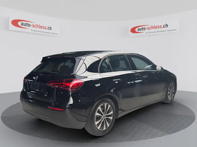 MERCEDES-BENZ A 180 Progressive 7G-DCT