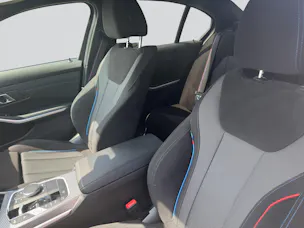 BMW 320d M Sport Pro xDrive 48V Steptronic Shadow Line