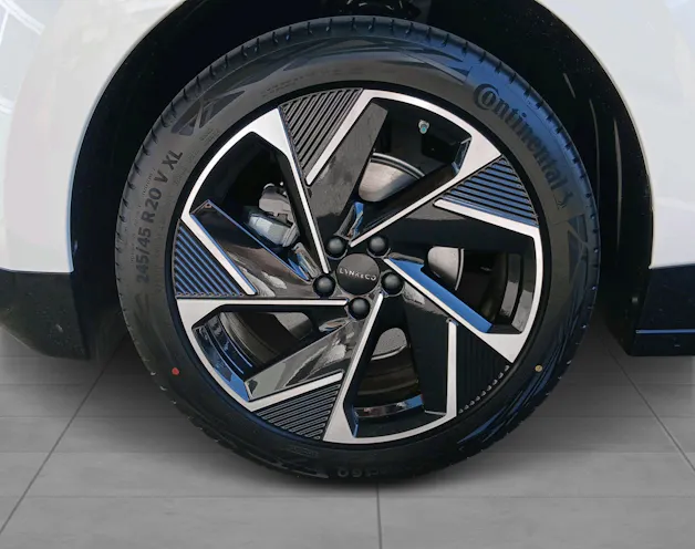 Lynk & Co 02