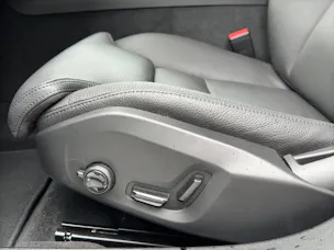 VOLVO V60 B4 Plus Dark DCT