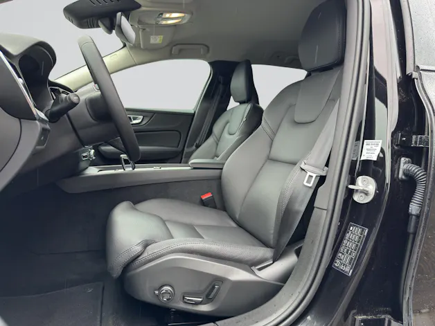 VOLVO V60 B4 Plus Dark DCT