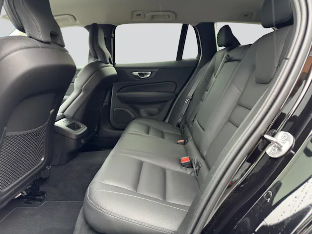 VOLVO V60 B4 Plus Dark DCT