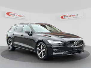 VOLVO V60 B4 Plus Dark DCT