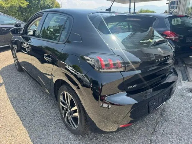 PEUGEOT 208 1.2 PureTech Allure EAT8