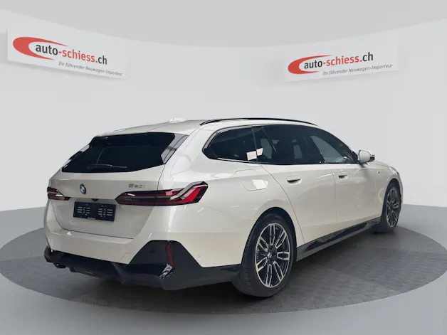 BMW 520i sDrive 48V Touring M Sport Pro Shadow Line