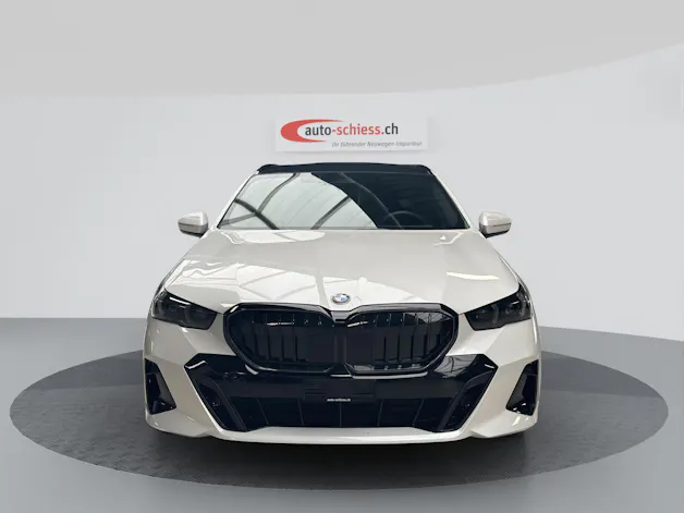 BMW 520i sDrive 48V Touring M Sport Pro Shadow Line