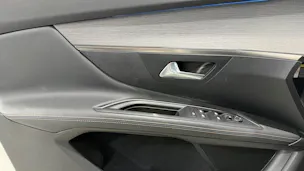 PEUGEOT 3008 2.0 BlueHDi 180 GT