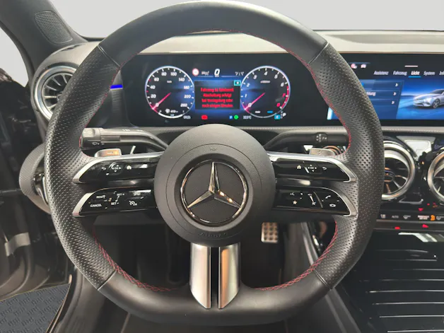 MERCEDES-BENZ A 200 7G-DCT AMG Line Night