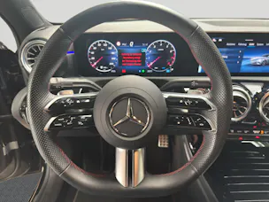 MERCEDES-BENZ A 200 7G-DCT AMG Line Night