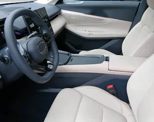Lynk & Co 08