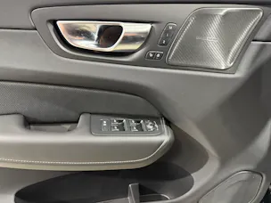 VOLVO XC60 2.0 T8 TE Ultra Dark eAWD