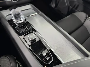 VOLVO XC60 2.0 T8 TE Ultra Dark eAWD
