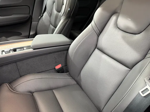 VOLVO XC60 2.0 T6 TE Ultra Dark eAWD
