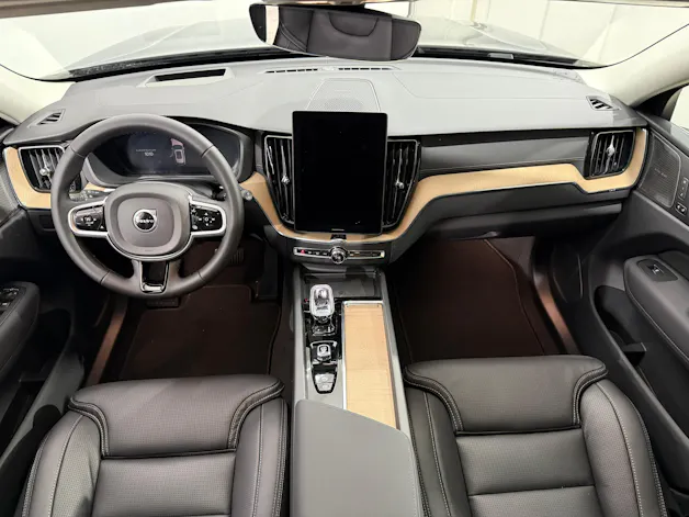 VOLVO XC60 2.0 T6 TE Ultra Dark eAWD