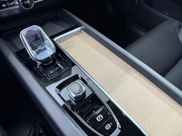VOLVO XC60 2.0 T6 TE Ultra Dark eAWD