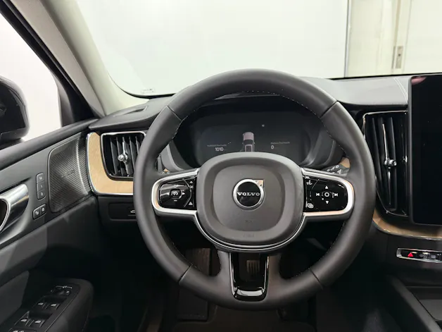 VOLVO XC60 2.0 T6 TE Ultra Dark eAWD