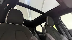 VOLVO XC40 2.0 B3 MH Plus Dark