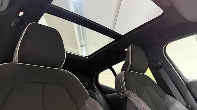 VOLVO XC40 2.0 B3 MH Plus Dark