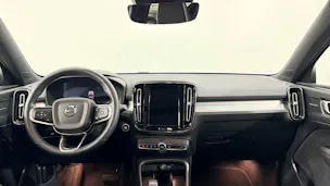 VOLVO XC40 2.0 B3 MH Plus Dark
