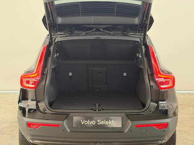 VOLVO XC40 2.0 B3 MH Plus Dark