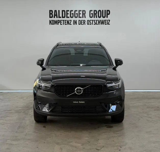 VOLVO XC40 2.0 B3 MH Plus Dark