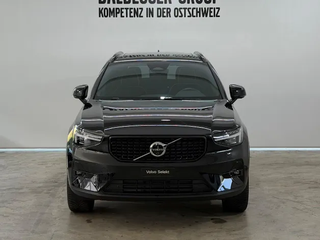 VOLVO XC40 2.0 B3 MH Plus Dark