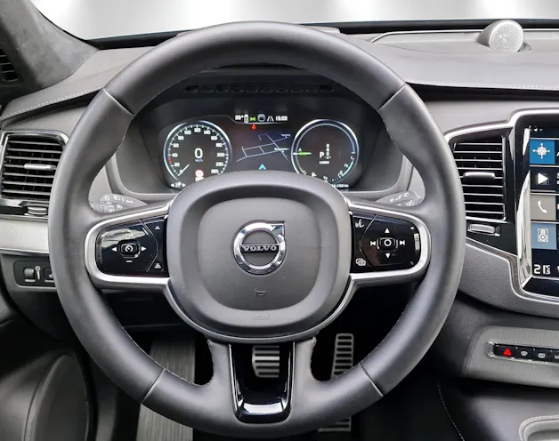 VOLVO XC90 T8 eAWD R-Design