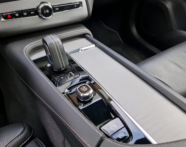 VOLVO XC90 T8 eAWD R-Design