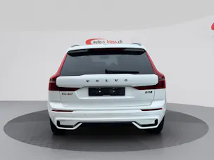 VOLVO XC60 B5 Benzin Mild Hybrid AWD Plus Black Edition Geartronic