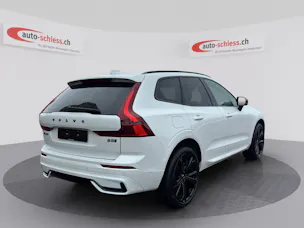 VOLVO XC60 B5 Benzin Mild Hybrid AWD Plus Black Edition Geartronic
