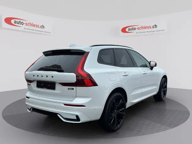 VOLVO XC60 B5 Benzin Mild Hybrid AWD Plus Black Edition Geartronic