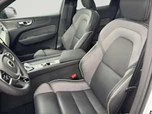 VOLVO XC60 B5 Benzin Mild Hybrid AWD Plus Black Edition Geartronic