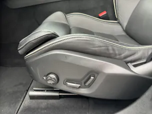 VOLVO XC60 B5 Benzin Mild Hybrid AWD Plus Black Edition Geartronic