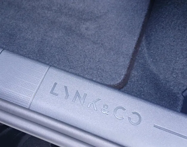 Lynk & Co 02