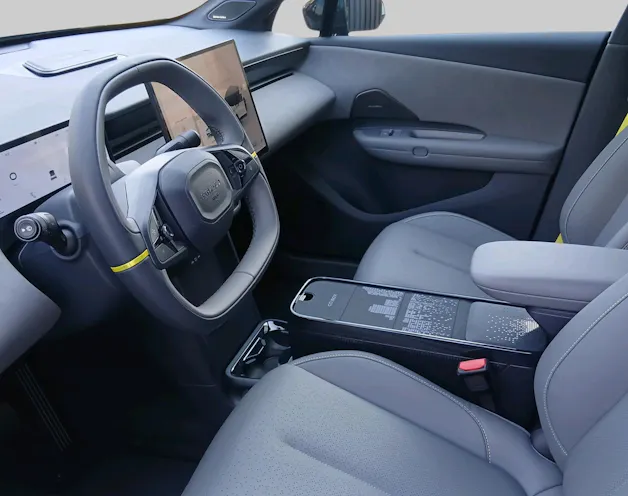 Lynk & Co 02